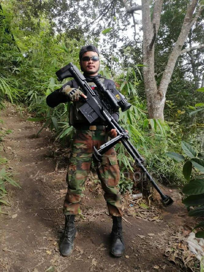 配备508厂QMH151A昼夜合一瞄准镜，一名柬埔寨士兵手持一支中国造12.7x