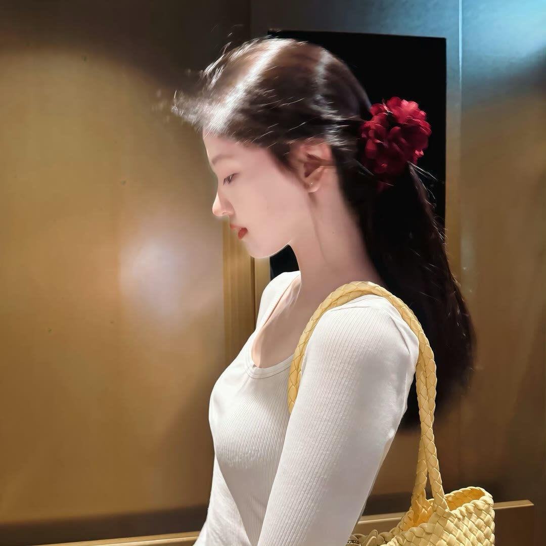 ​​​​​​WeChat｜氛围感女生头像​​​​