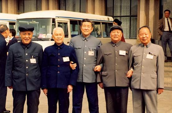起义的国军将领有很多，但级别达到副国级的有七位，他们是谁？“1949年1月的一