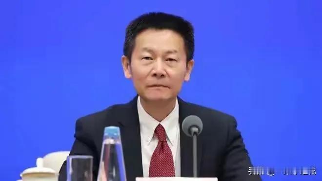 做了些什么？首先对股市从3000点涨到4100点给予肯定，尽管半球股票下跌或者
