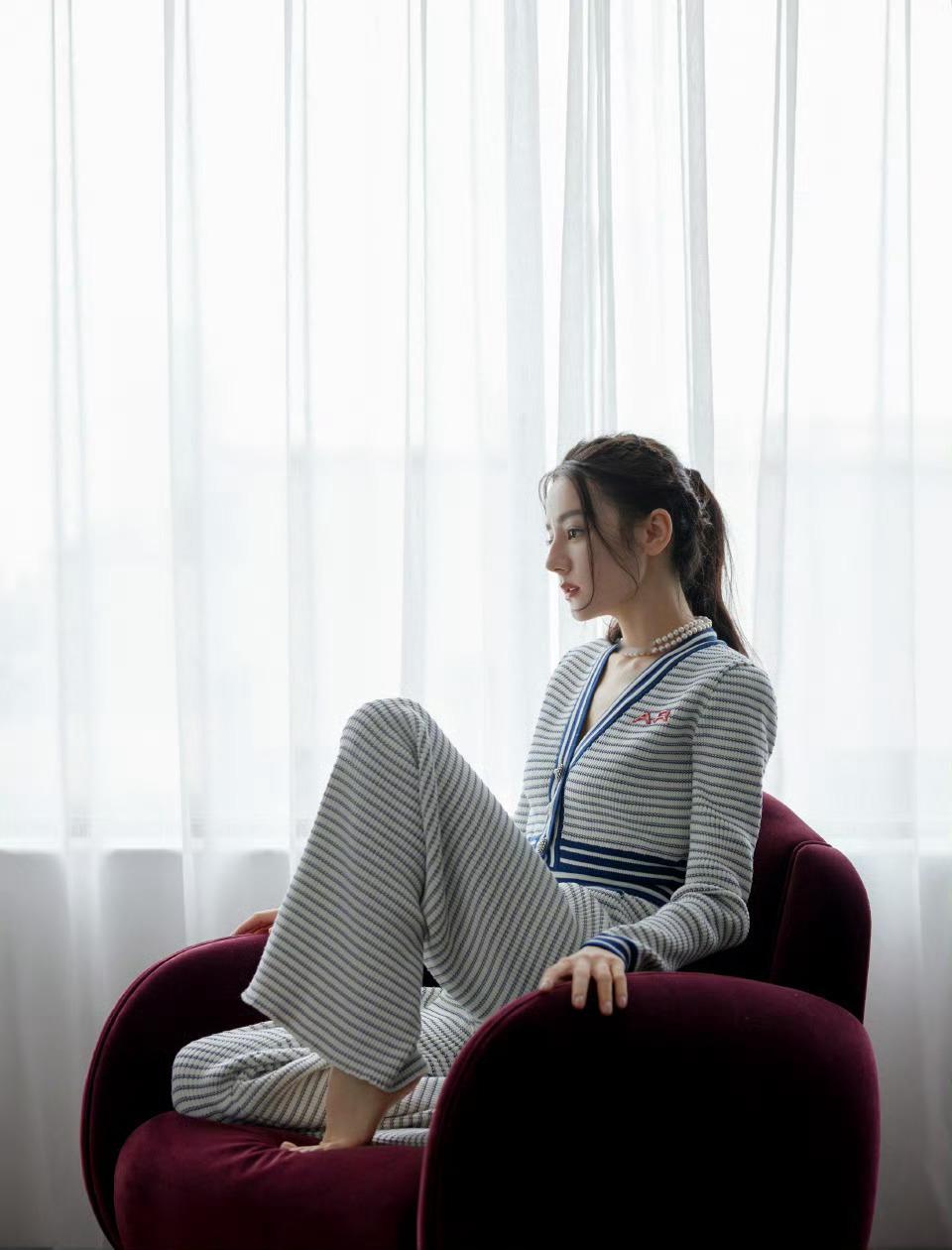 曝迪丽热巴和嘉行签了一年短约迪丽热巴迪丽热巴迪丽热巴