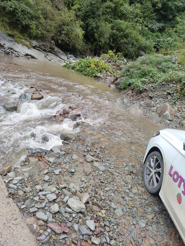 一万五千多公里钢带干断这是CVT通病，因为我经常地板油，因为是山区有时候路太陡