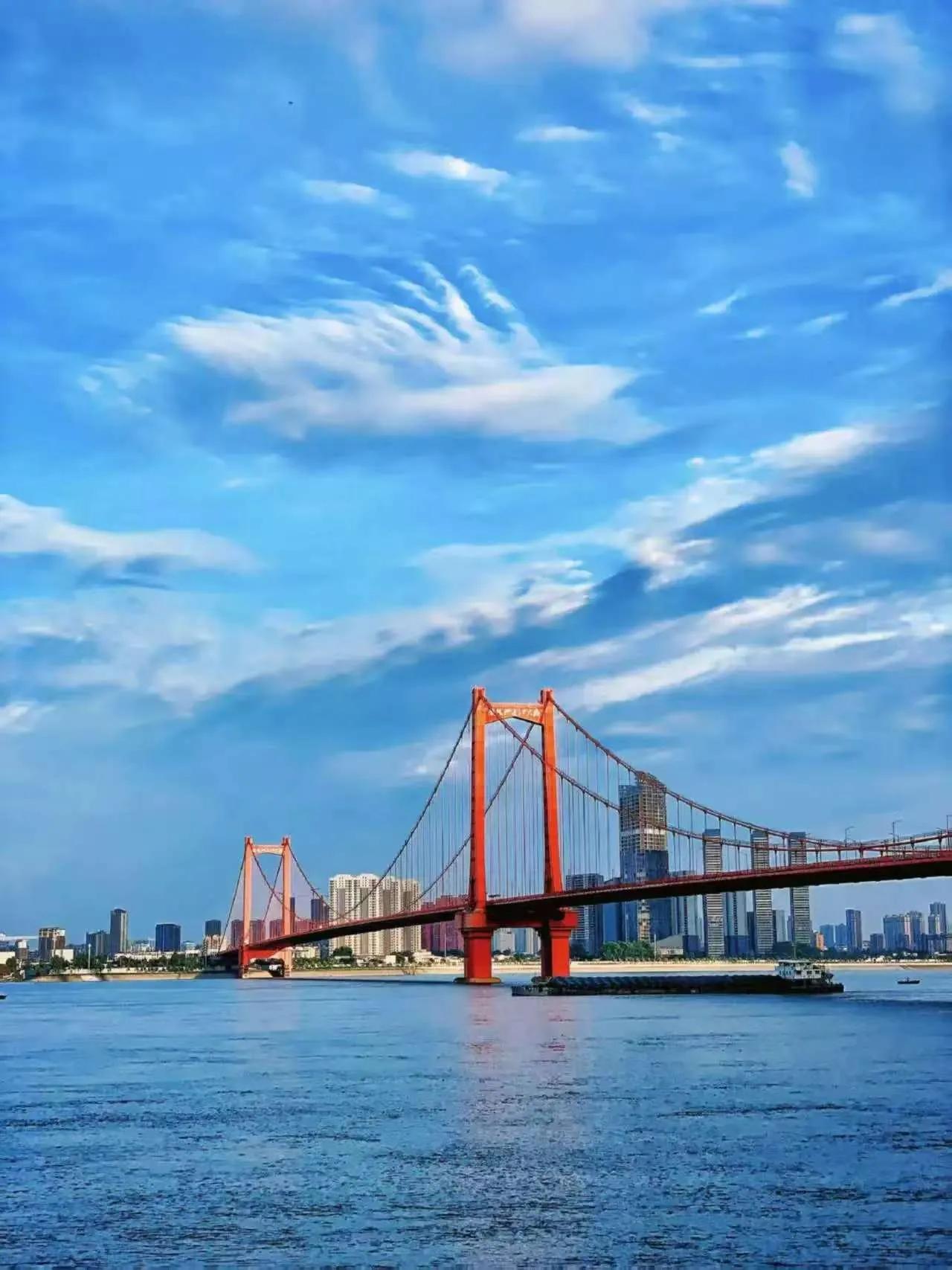 这就是赤裸裸的现实！！！2020年，武汉GDP为15616.1亿元！2021