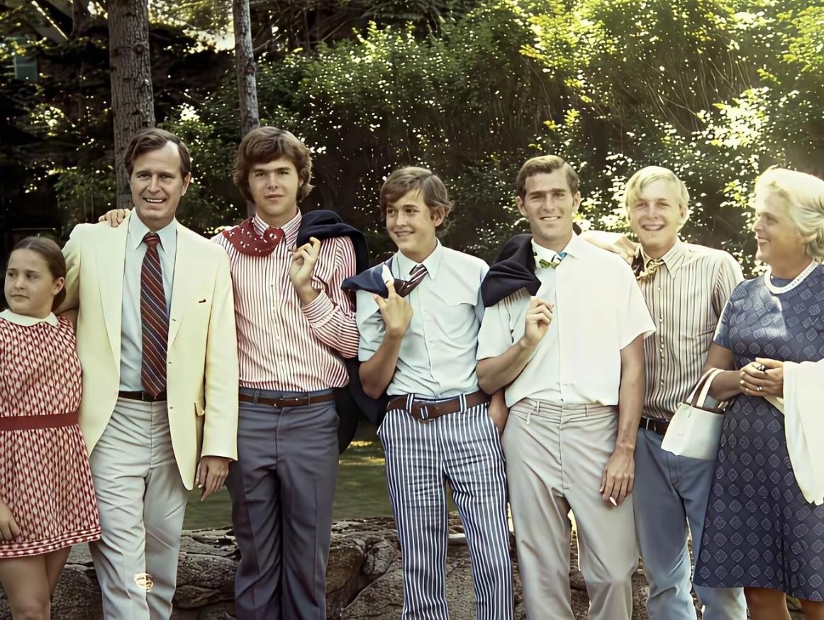 老布什四个儿子的颜值，没有一个超越他呀！老布什的颜值和气质，算得是公认的“高端