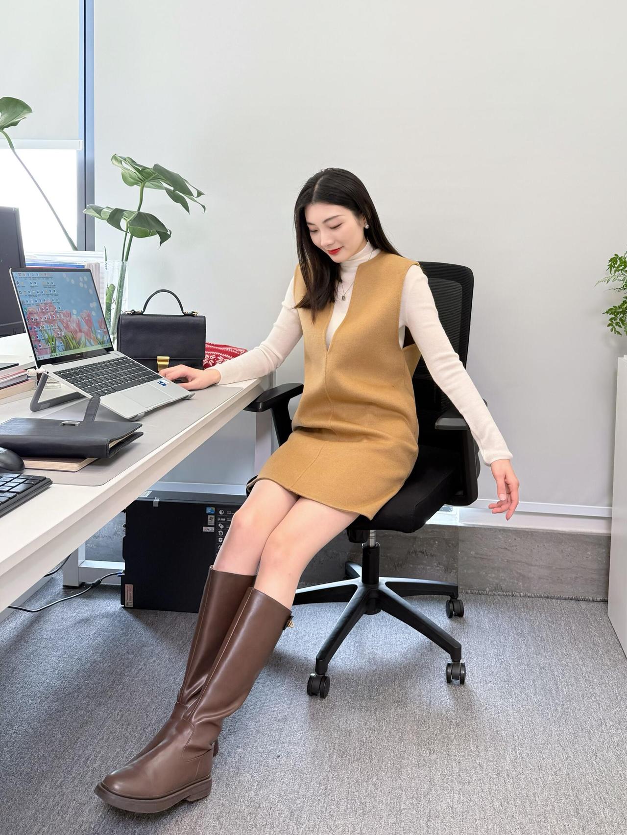 领导的穿搭｜好喜欢这个裙子啊啊啊啊！！！||来啦来啦尊嘟好喜欢这个裙子！很有质