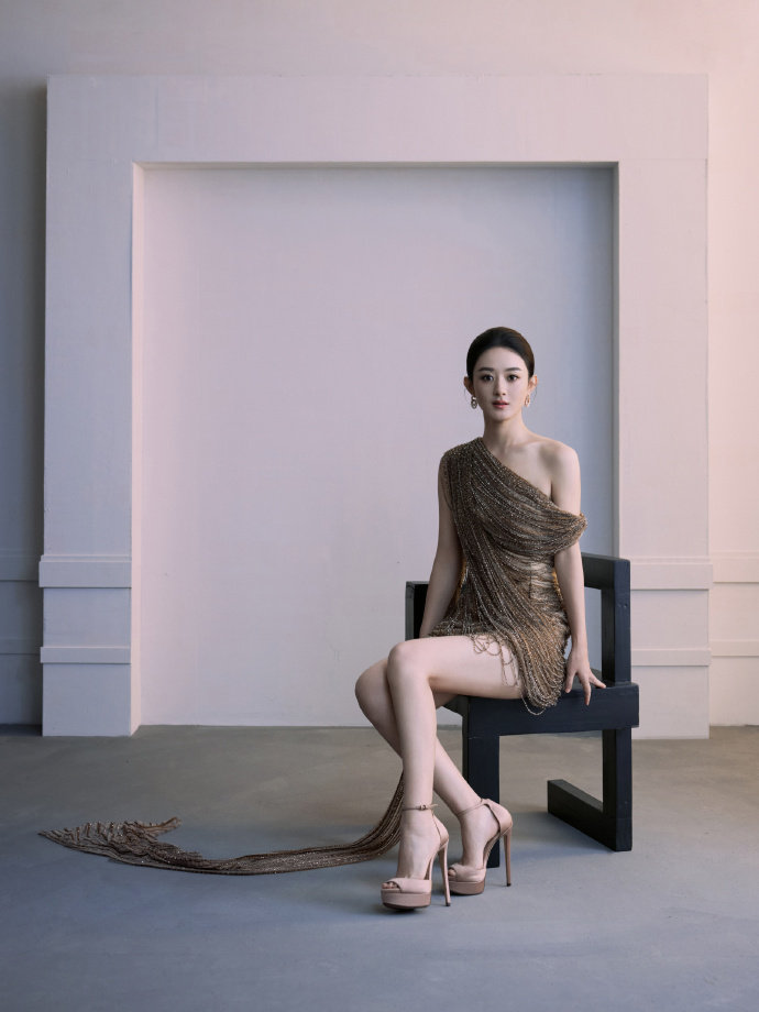 赵丽颖包场了辛芷蕾新片赵丽颖包场了辛芷蕾新片，那就和丽颖一起期待辛芷蕾的新片《