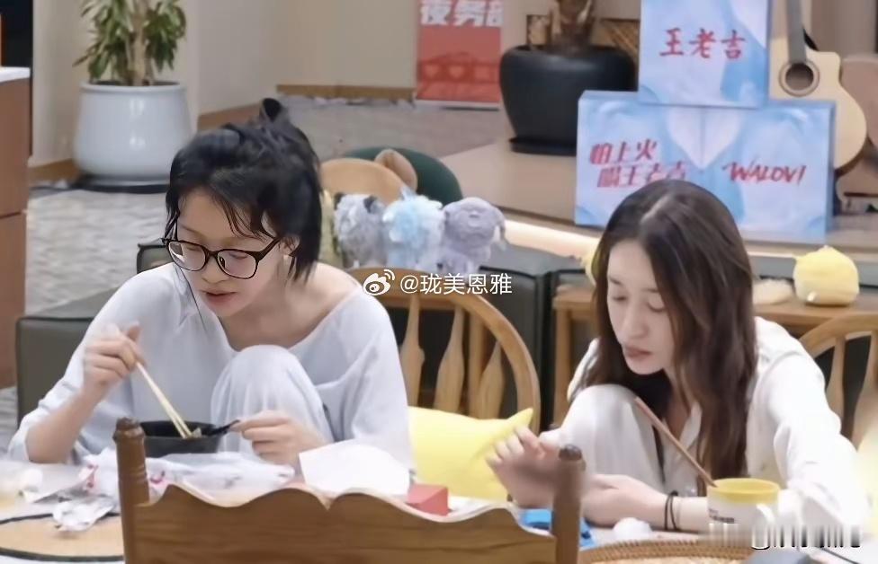 孙怡素颜吓人程度堪称娱乐圈之最！没想到她比沈梦辰还黑，比袁姗姗还邋遢​​​