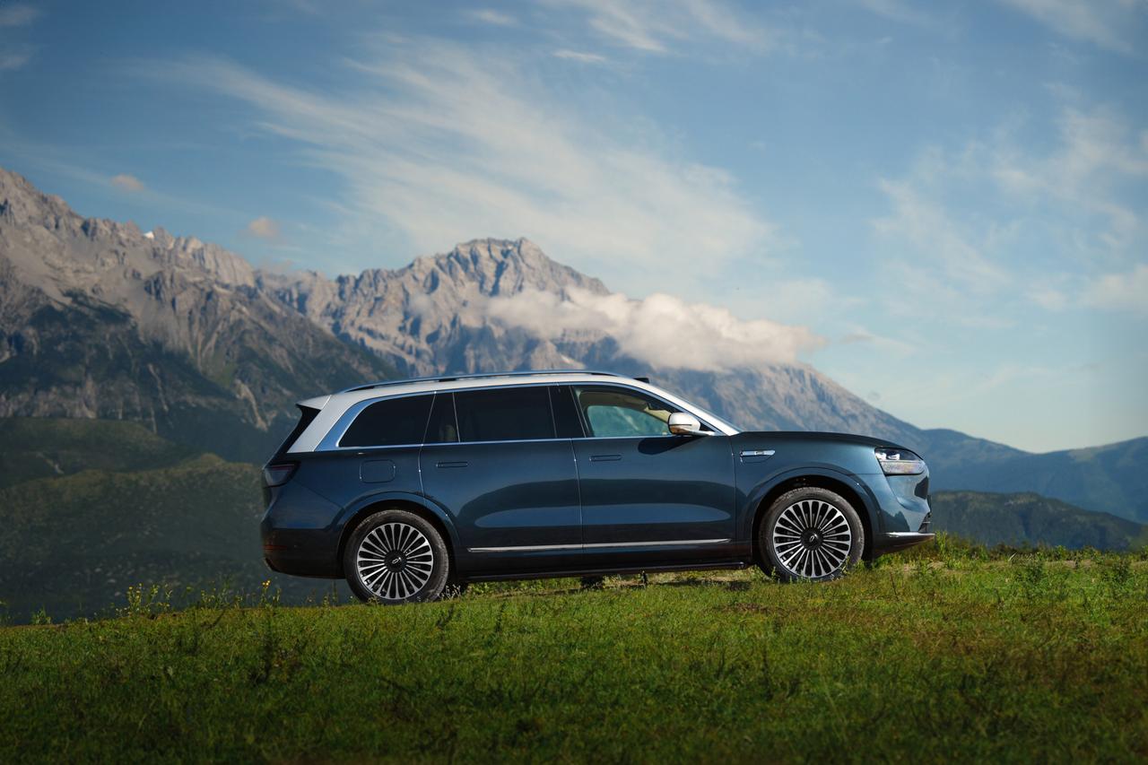 问界持续领跑，30万-50万市场全是“自己人”新能源高端市场的竞争，早已从“有