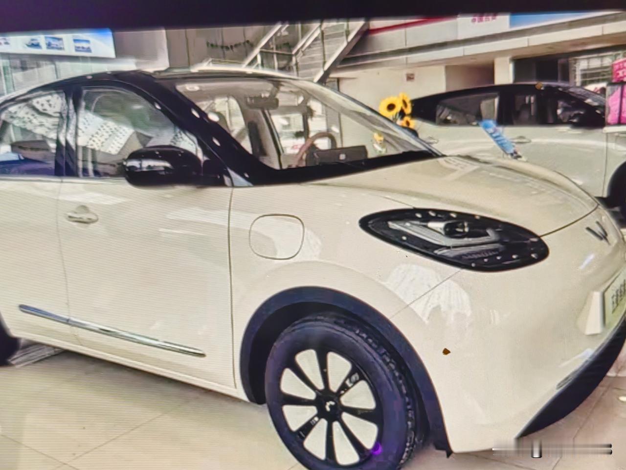 我来给大家分享一下我的用车体验，我花了5.68万买的五菱缤果，从去年到现在这一下