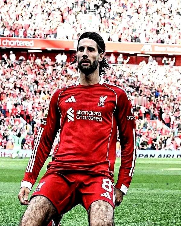 利物浦又陷进了“薪酬战”的漩涡，而“迈8赫”组合成为了焦点。球队的中场核心麦