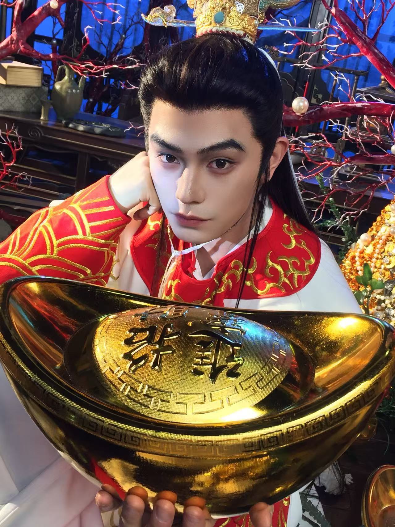 居然看到了丁禹兮cos白龙马好有创意的新年祝福🥰好权威的颜值丁禹兮cos白龙马