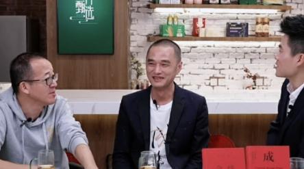 一次，在直播间里，冯唐向董宇辉发问：“为什么雍正皇帝一定要杀年羹尧呢？”董宇辉不