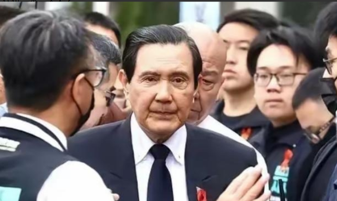 国民党突然来了个惊天大反转！很多人都以为罗智强是马英九派出来狙击郑丽文的“杀手”