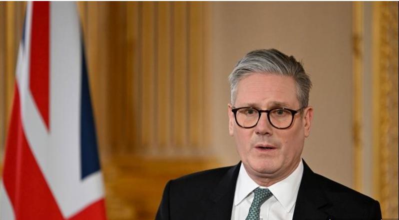 英国首相斯塔默回应特朗普对格陵兰的言论，“把手从格陵兰拿开”英国首相基尔·斯塔