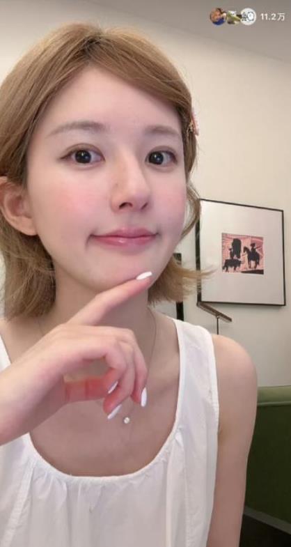 何炅三年前在节目里戳破的娱乐圈规则，如今正血淋淋地照进现实：“签下100个小男孩