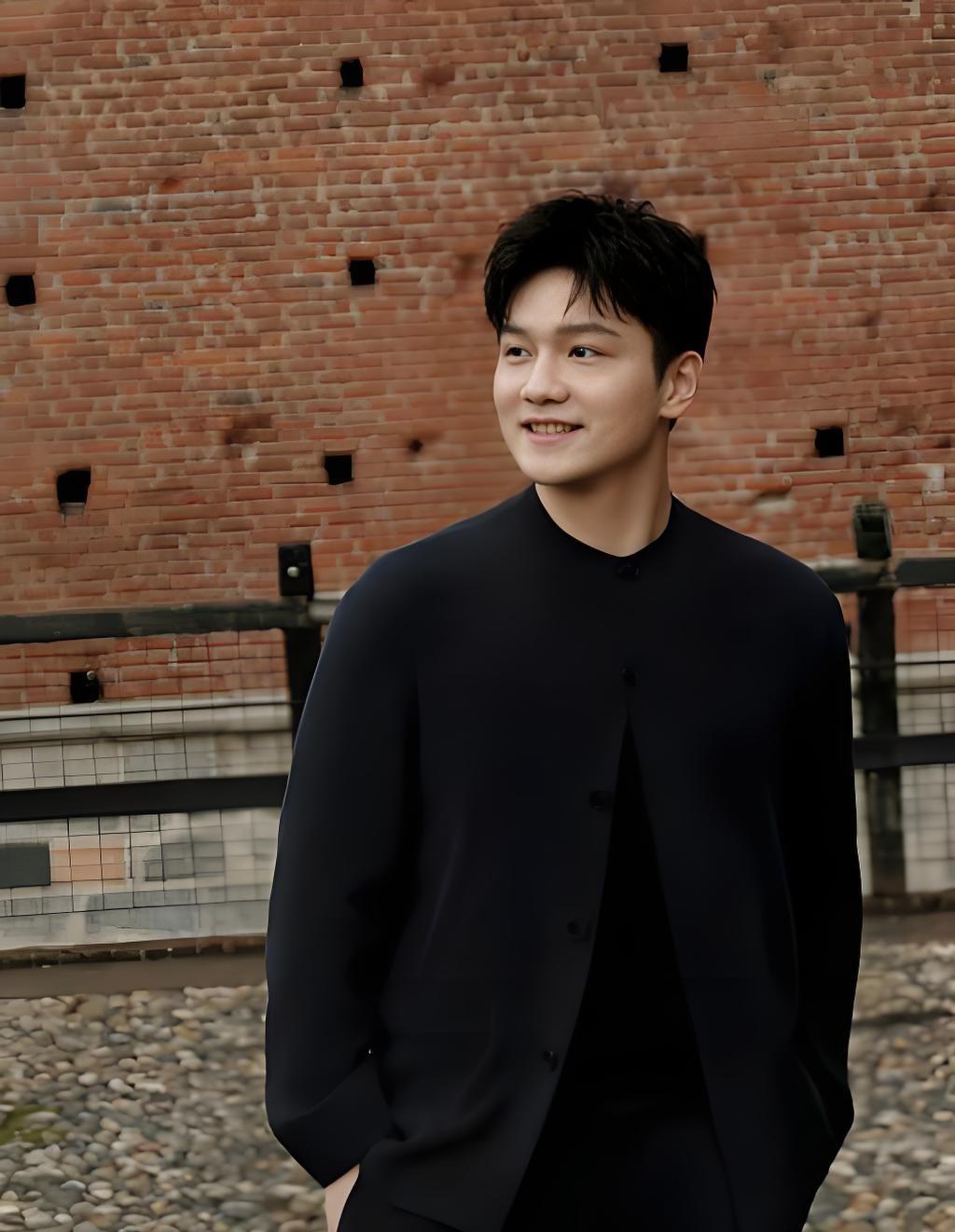 八一少帅樊振东[赞][赞][赞]