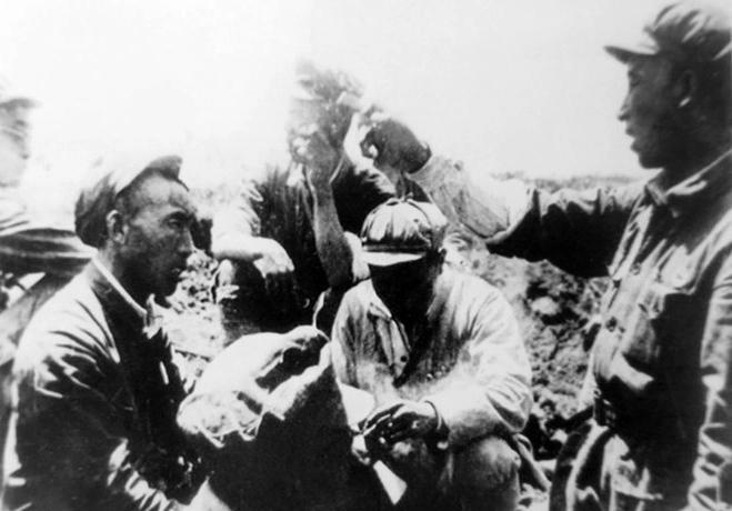 1953年6月16日，中南海菊香书屋，毛主席刚递过去一根烟，秦基伟却摆摆手，说自