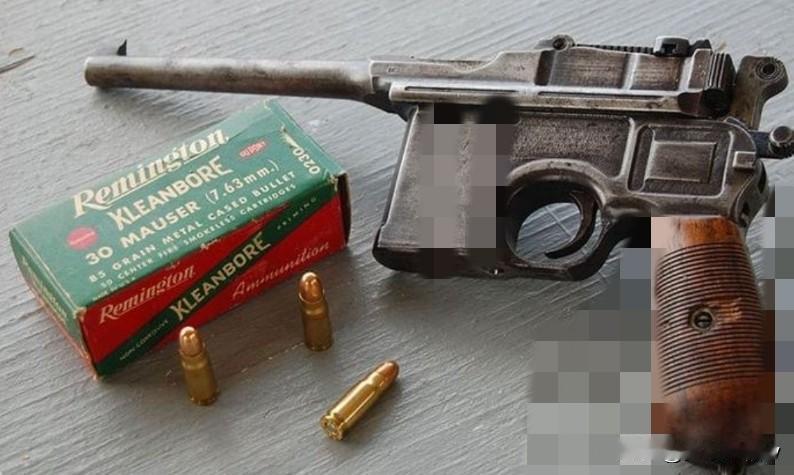 1902年，德二军队开始测试毛瑟C-96作为探讨其作为军用转轮代替品的可能，但在