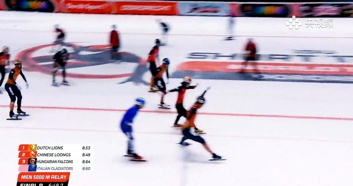 0.045秒。半个冰刀尖的距离。林孝埈冲线那一刻，身体几乎要扑进冰里。说句