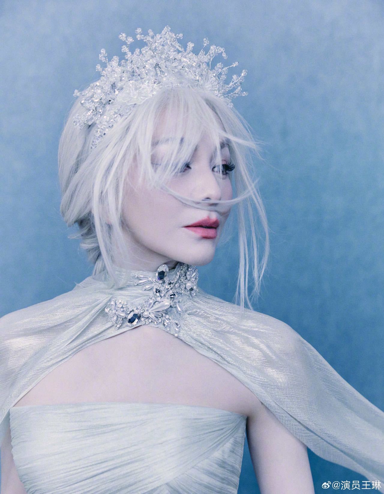 55岁雪姨走秀状态雪姨银发这竟然是55岁的雪姨！！这走秀状态也太好了吧，简直就是