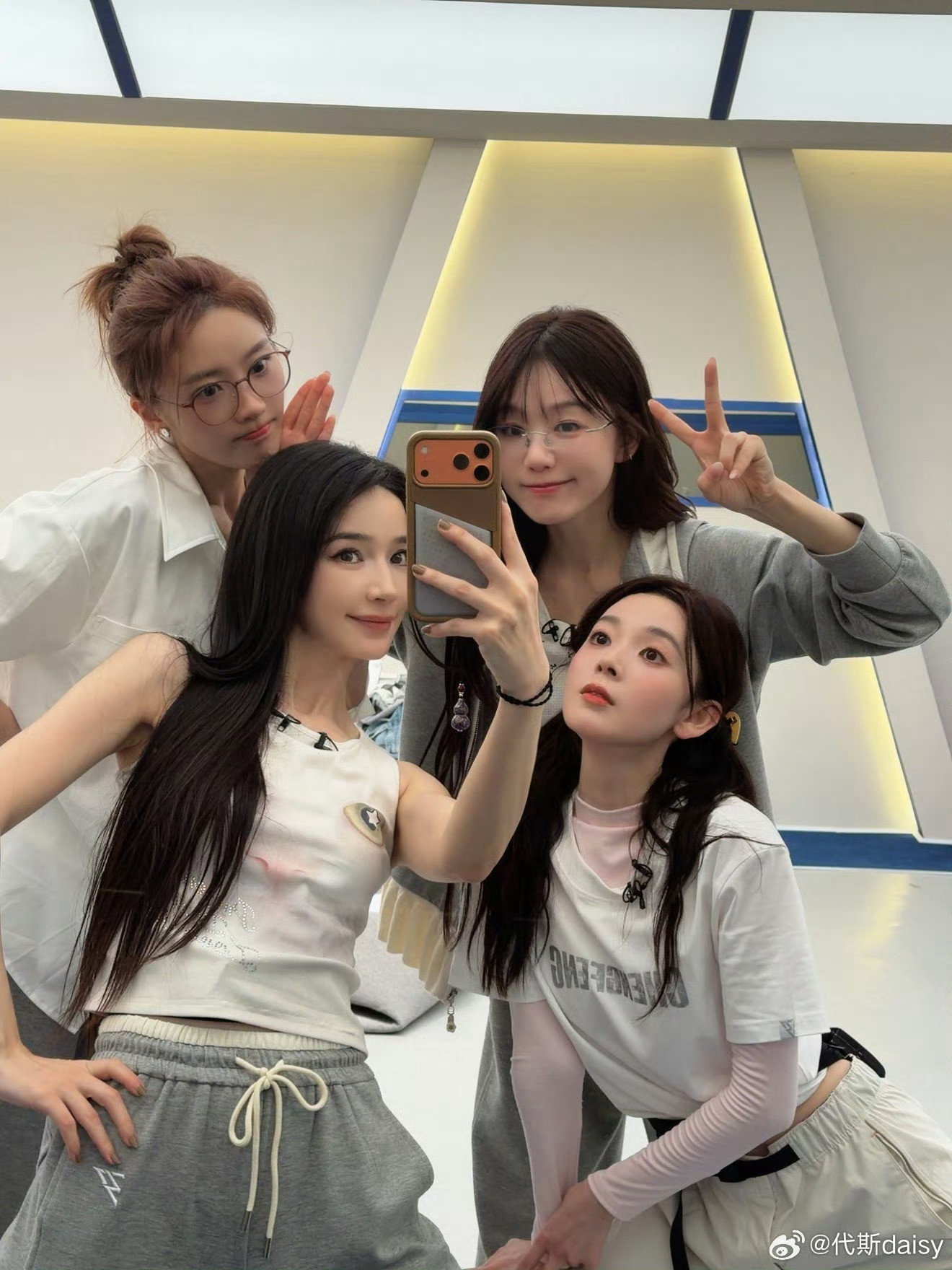 我幸福得飘起来了。。。