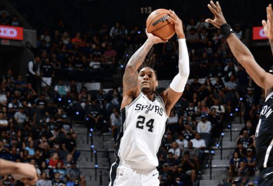 10月27日NBA常规赛，马刺118-107战胜篮网，取得3连胜。这场比赛中