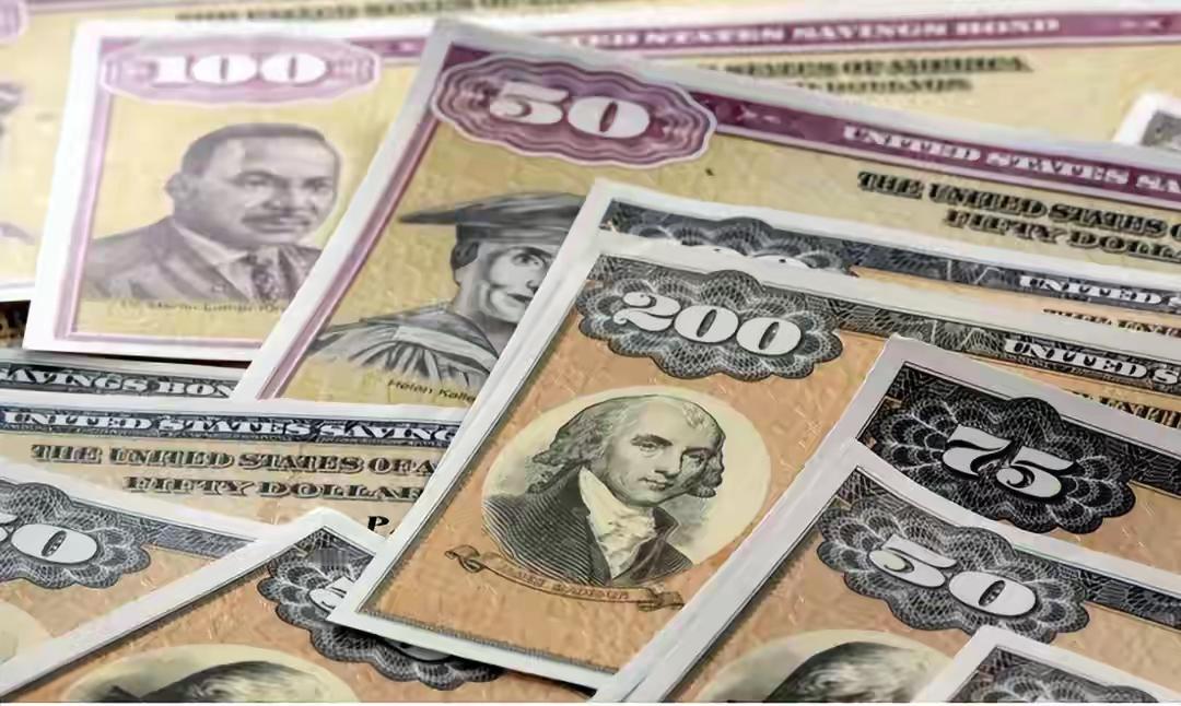 历史车轮不可逆！美元独大的时代正在死去，多极化时代已经到来。刚刚，美国传来炸锅