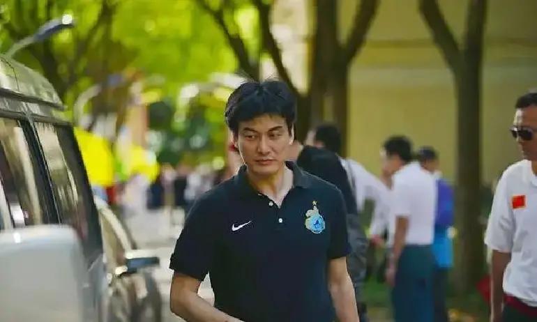 朱琪在申花根宝时代才坐稳甲A主力。徐根宝认可他，还常念叨他没进97国家队备战十强