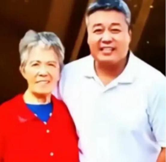 2015年，山东46岁男子唐健投资失败，妻子却在他负债4600万后，带着孩子离开