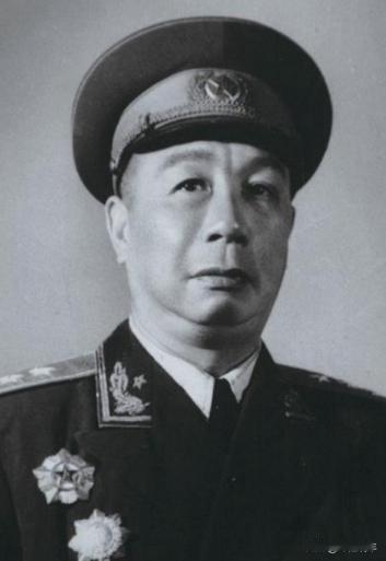 1981年，开国上将陈士榘要离婚，子女们知道后非但不阻拦，反而说：“离婚了也好，