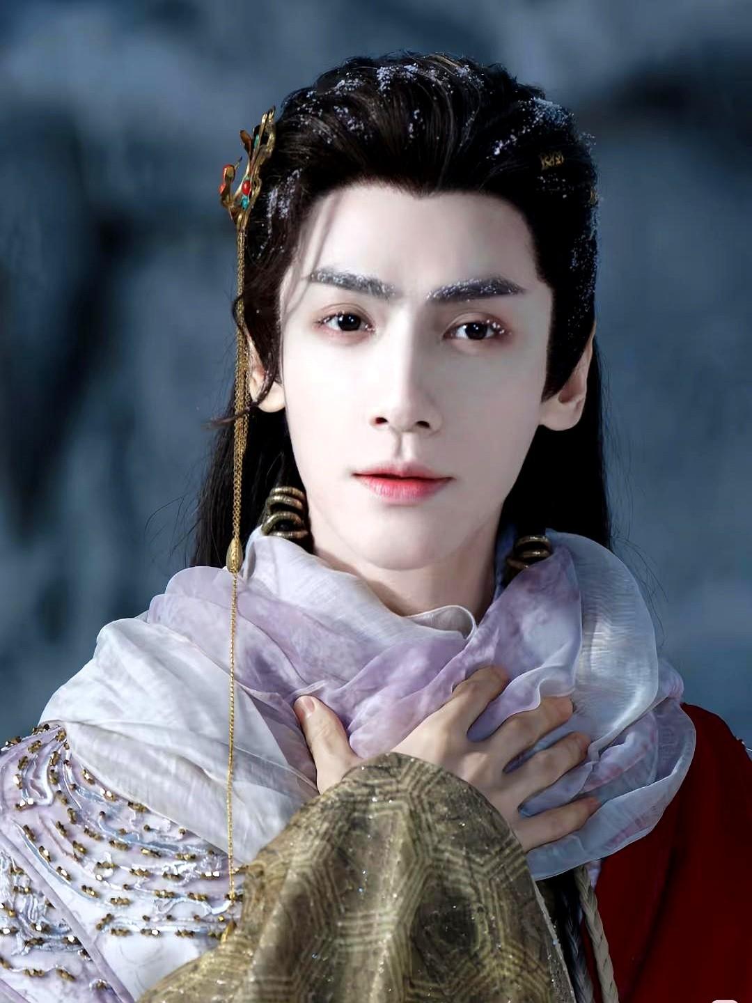 罗云熙演的唐俪辞，原来还有个本名阿吉班尔·唐伽。生母龙女给取的阿吉班尔，意思是因