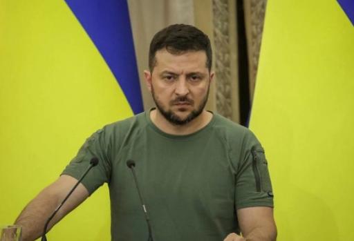 泽连斯基真的是个政治鬼才，拿着北约支持的武器跟俄罗斯对抗了三年多，原本以为弹药早