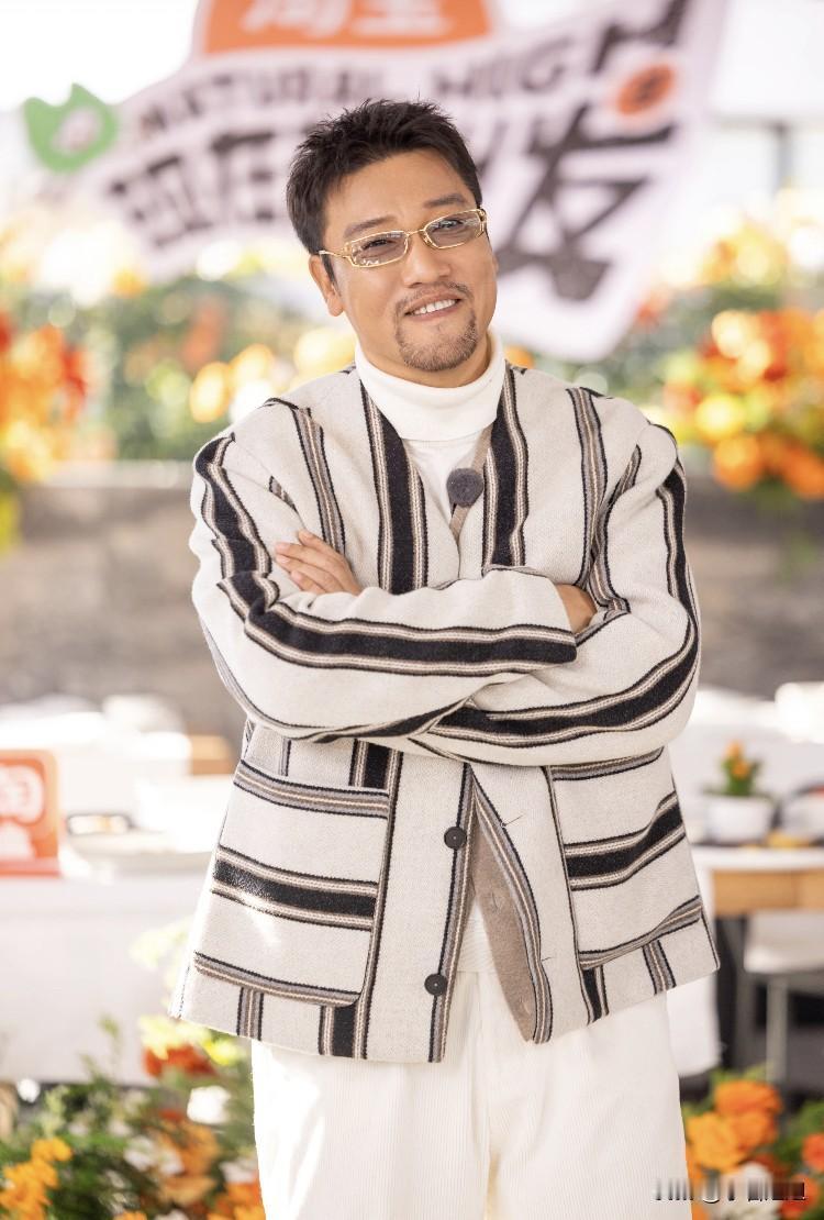 我怀疑过贾冰的演技，也怀疑过他是不是真能靠综艺翻身。实在没想到，一顿