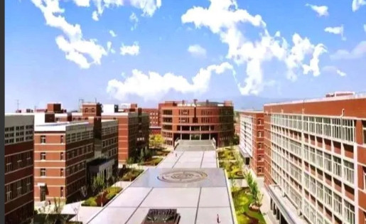 民办大学的老师开始焦虑起来了。朋友是西安一所民办大学的老师，2005年毕业就