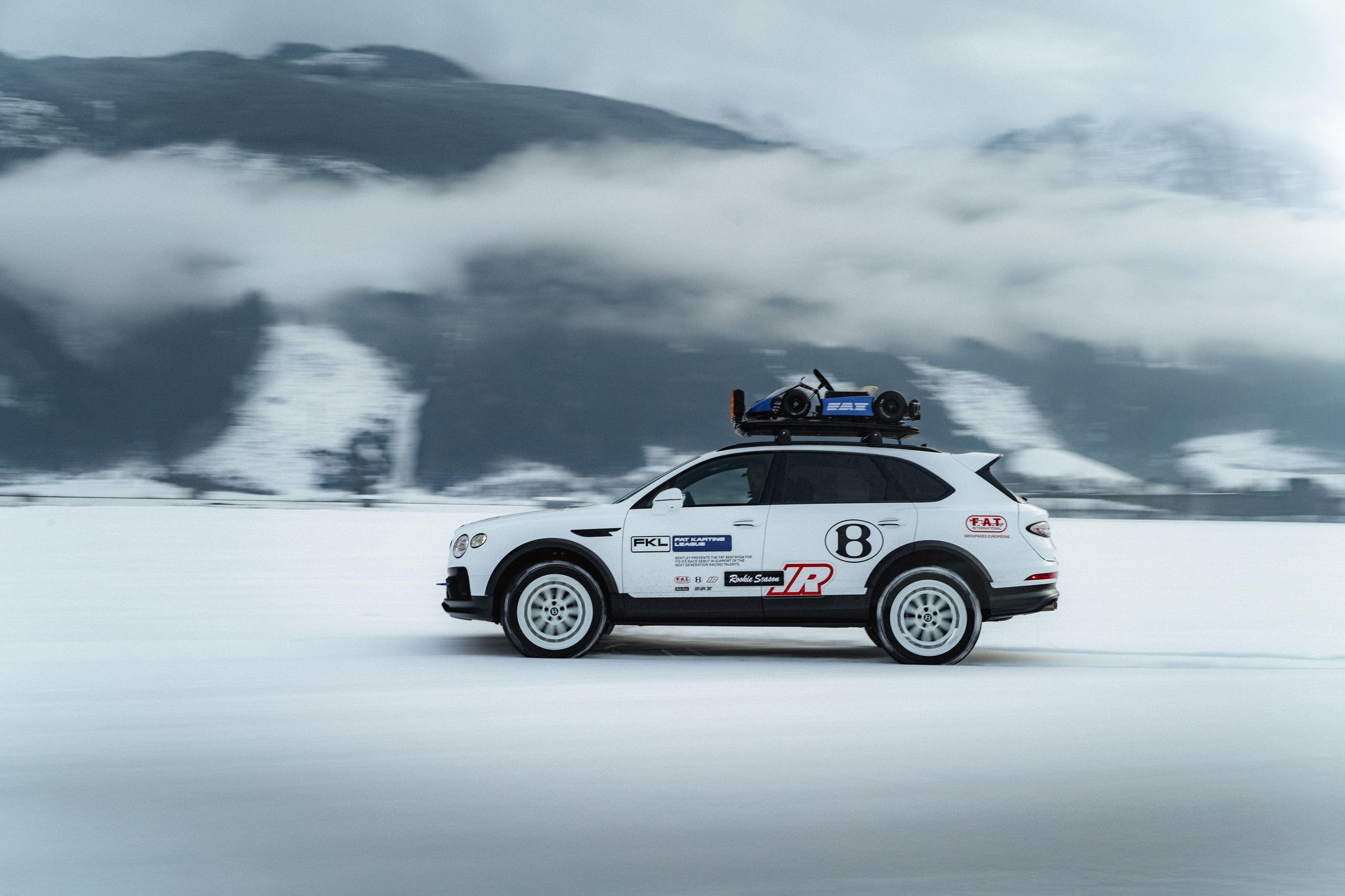 宾利添越X概念车亮相FAT冰雪竞赛~添越X概念车旨在探索宾利车型的越野性能潜力，