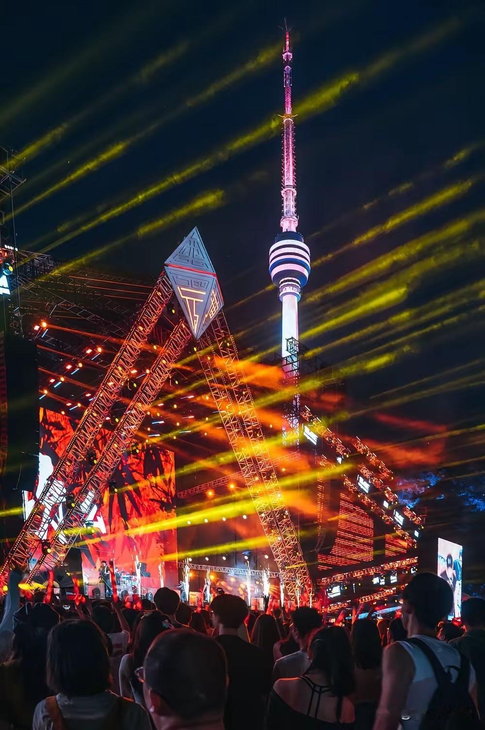 风向逆转！武汉凭什么让全球媒体集体“转粉”？曾几何时，国际媒体提及武汉，话