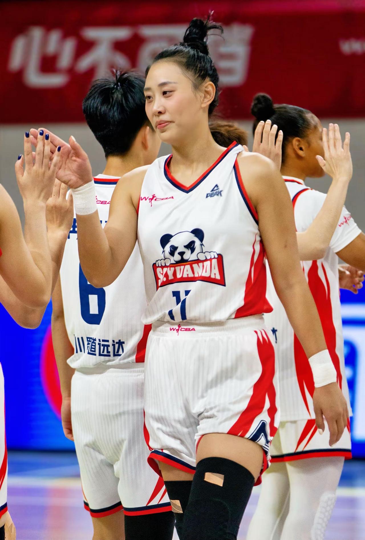 今晚WCBA的比赛安排，对我而言是大福音，因为就只需要安安心心观看四川女篮的比赛