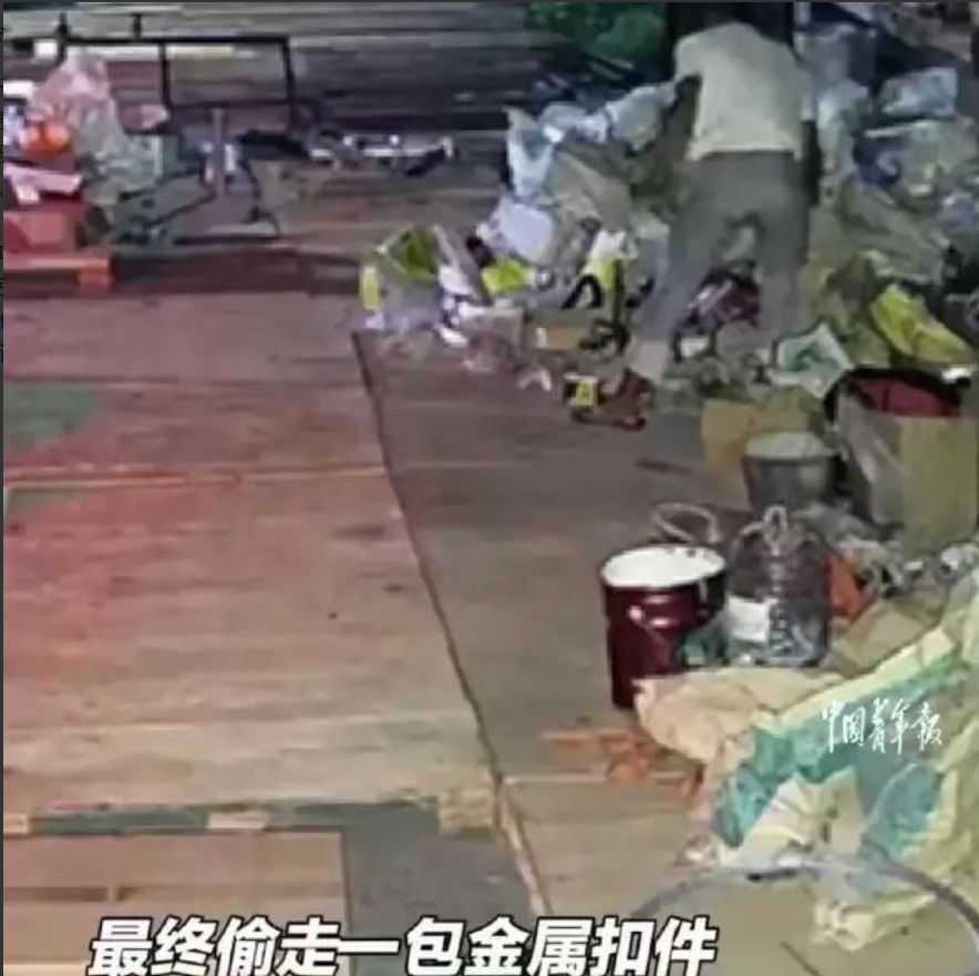 湖北，一名男子朱某骑行黄色共享单车，从仙桃出发，一路骑行至武汉，一共155公里。