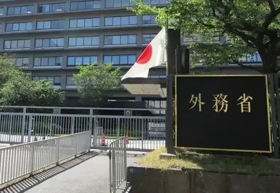 日本外务省急眼了，根本压不住了！南京照相馆的票房一路攀升，表现非常强劲，成为继