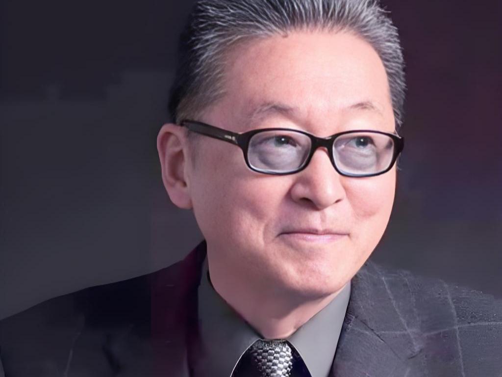 稻盛和夫说：“不要对任何人抱有精神上的洁癖，这个世界上每个灵魂都是半人半鬼，凑