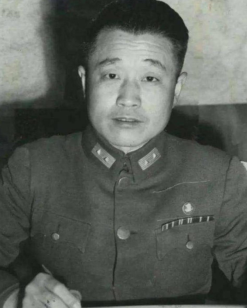 杜聿明可能是国民党高级将领中，人生起伏最跌宕，也是故事性最强的一位。他20岁考入黄埔军校，29岁参与