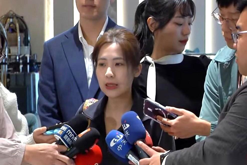 韩国瑜、徐巧芯，今天去跟朱立伦吃饭了。有意思的是，上次那个局，党主席郑丽文请客