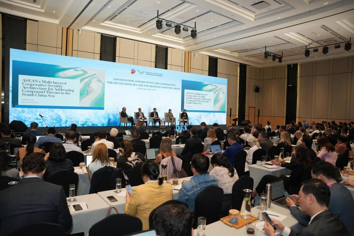 第18届南海问题国际学术研讨会在河内举行，菲澳代表借机炒作南海仲裁案。当地时间1