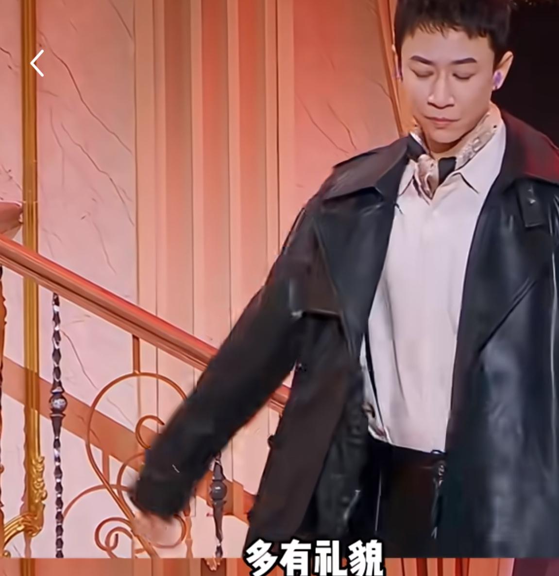 《喜人奇妙夜》张维伊开始cue自己。严重怀疑张维伊上《姐姐当家》是在积累素材。