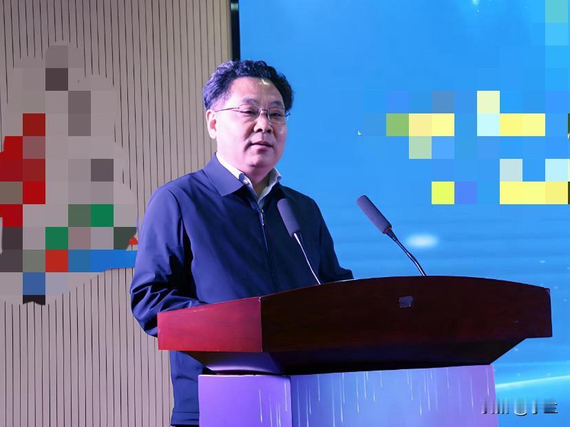 今天河南的凌兵奎上了热搜，他是1969年出生的河南郏县人，1992年开始在平