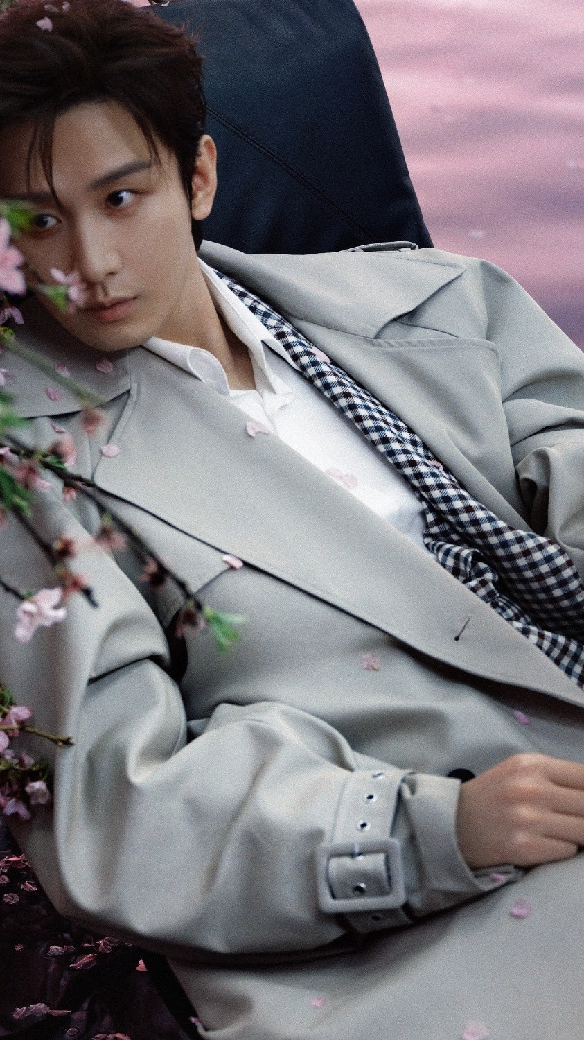 成毅说感谢曾经的自己，勇敢热血坚持！成毅粉丝很想说，感谢一直“天不怕地不怕”追随