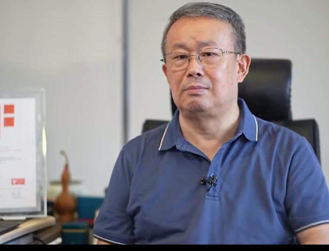 项立刚怒批吃瓜蒙主。12月10日，项立刚先生评价了近期吃瓜蒙主的言论。项先生认