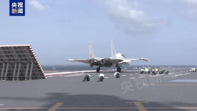 福建舰列装歼一35B隐身五代机、歼一15T舰载机、歼一15DT舰载机、空警一60