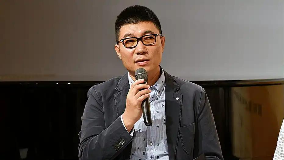 惊爆！中戏“掌门人”郝戎主动投案，背后究竟藏着什么？2025年12月19日，