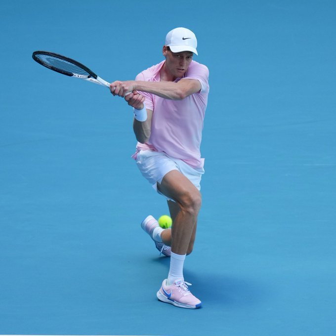 整项赛事一个发球局不丢的莱赫卡，决赛中依然展示了11个破发点救回9个的顽强；但还